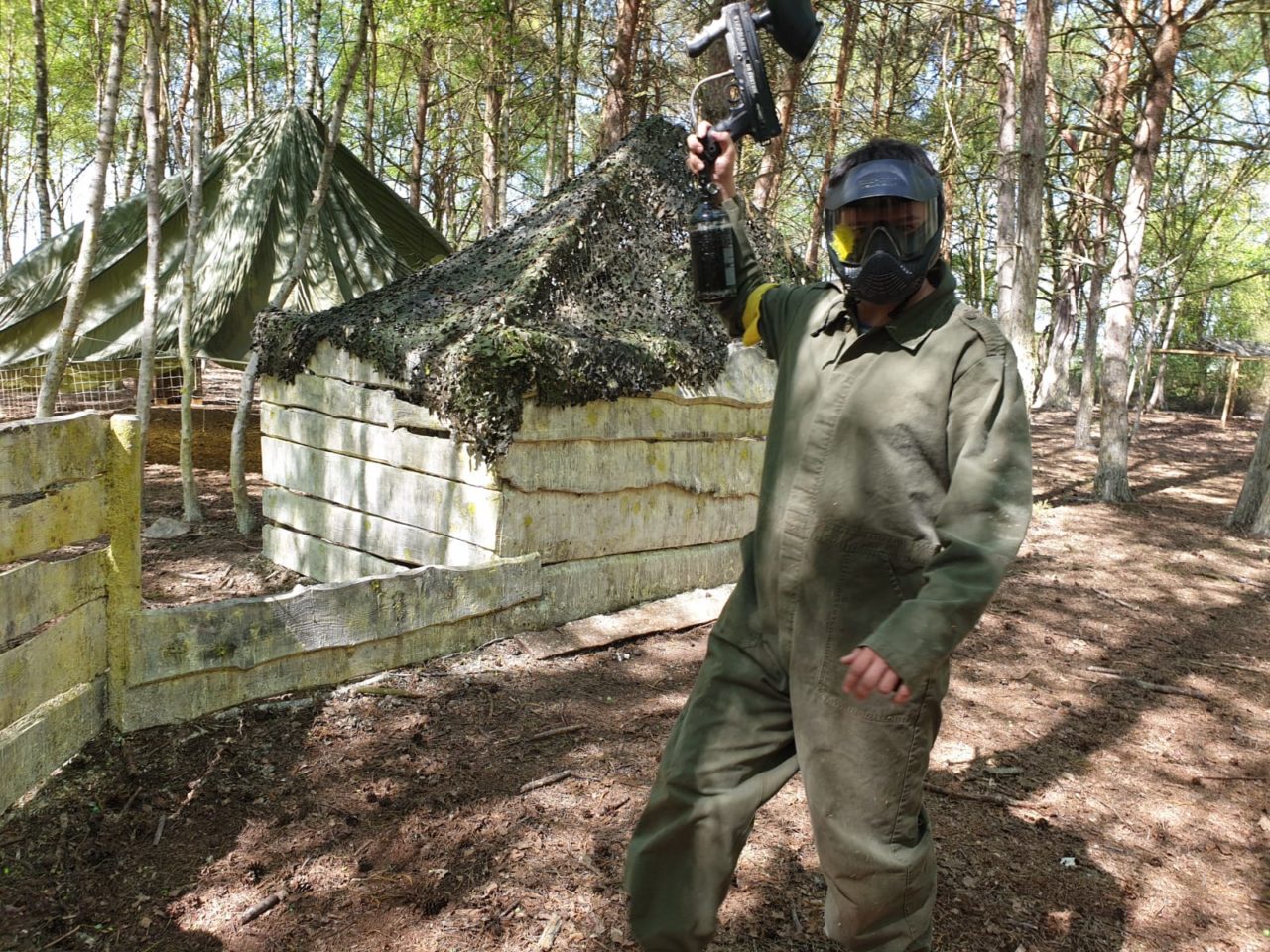 Paintballer in Enschede is geraakt en moet eruit