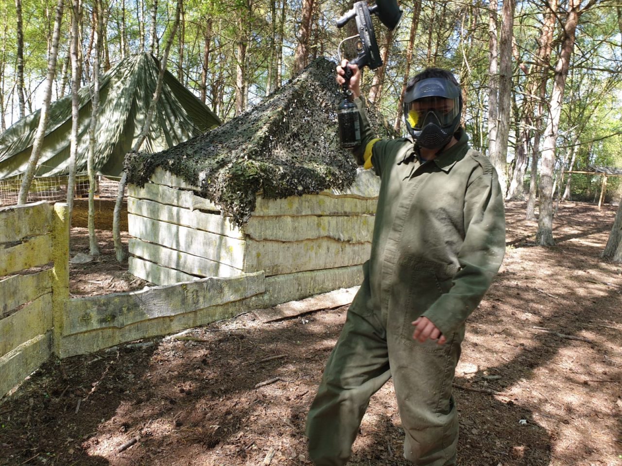 Paintballer in Enschede is geraakt en moet eruit