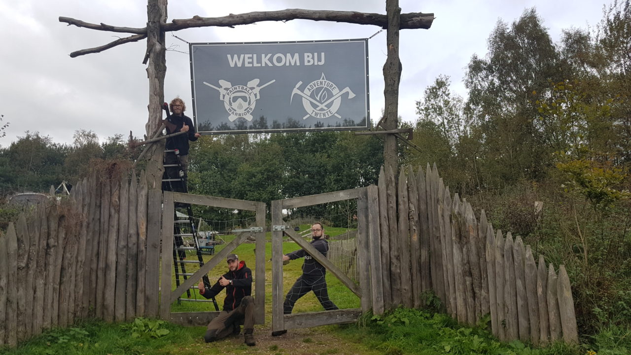 Gekke foto van paintball warriors collega's